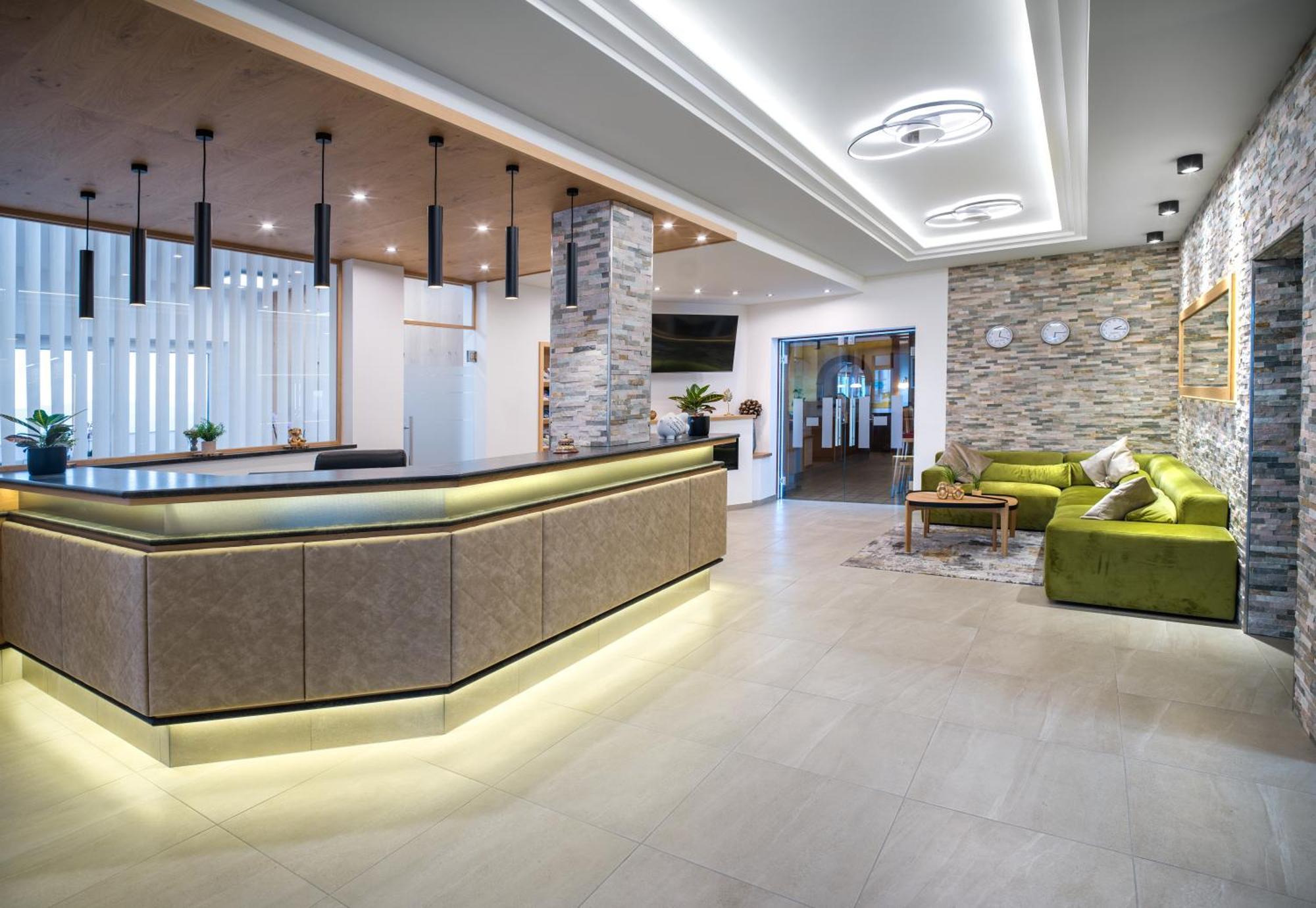 Ferienhotel Hofer Superior Strass im Attergau 외부 사진